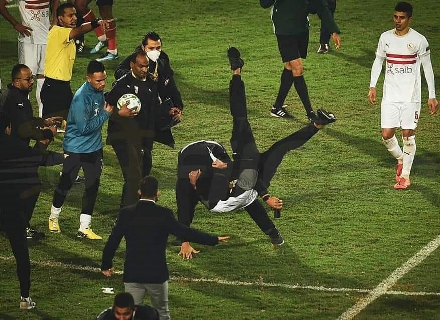 اشتباك بين لاعبي