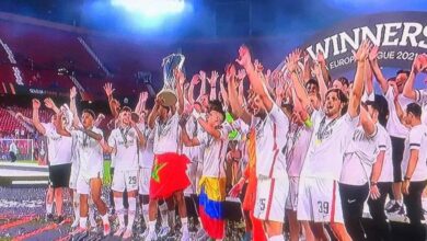 أيمن برقوق التتويج باليوروباليغ رفقة فرانكفورت