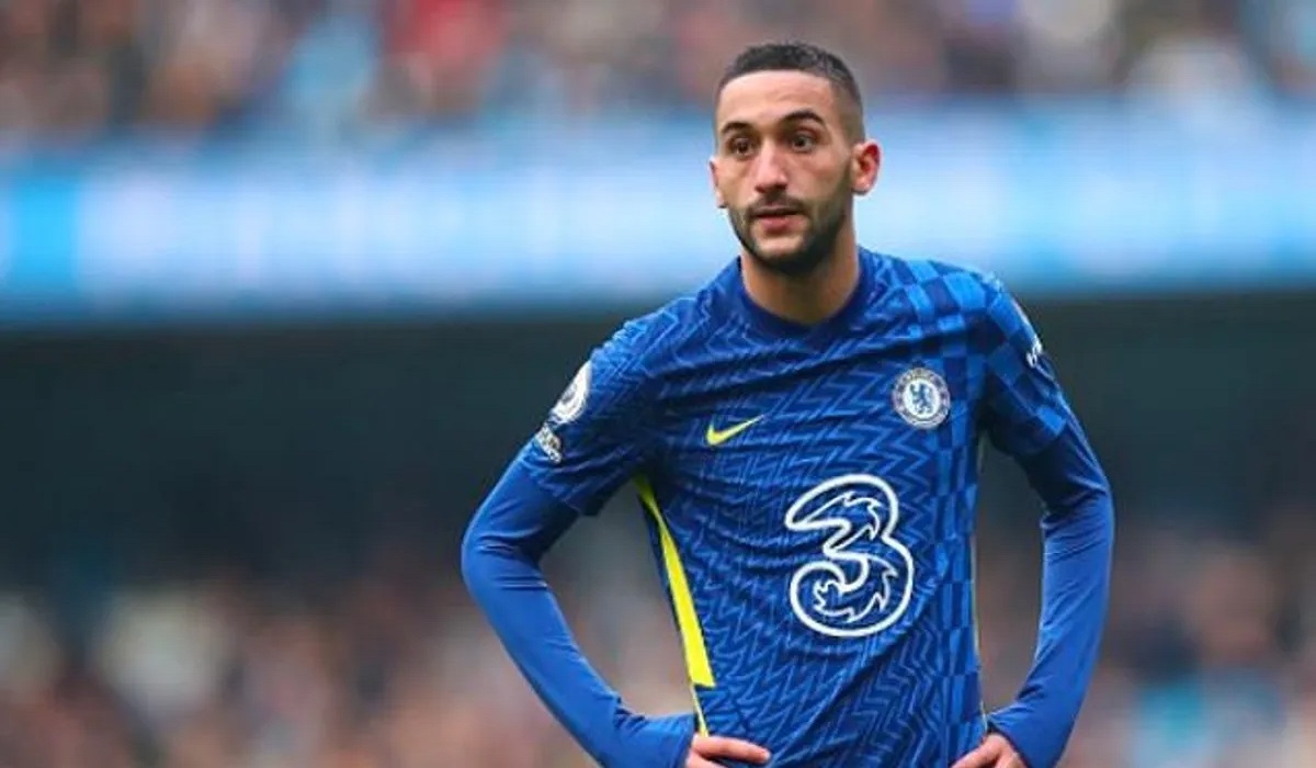 تشكيلة الرسمية لمباراة تشيلسي وتوتنهام تعرف غياب زياش