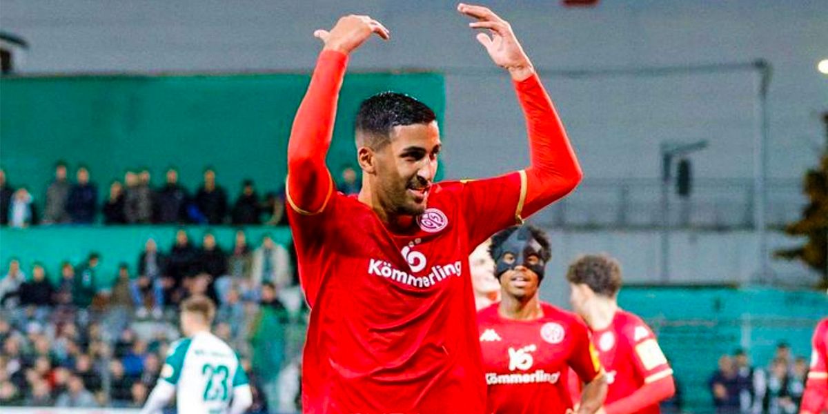 أيمن برقوق يساهم مع فريقه في أكتساح رفاق الجزائري رامي بنسبعيني برباعية