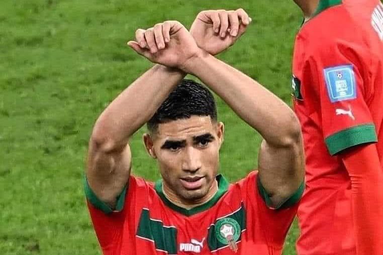 أشرف حكيمي يشعل فتيل أزمة كبيرة في السنغال لهذا سبب