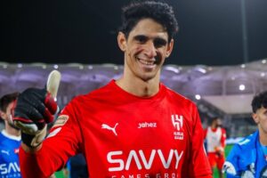 الهلال ينجو من فخ النجمة ويواصل مطاردة الصدارة برباعية مثيرة