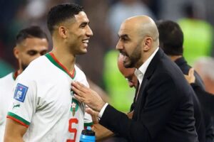 الركراكي يتنفس الصعداء بشأن أمر مدة غياب أشرف حكيمي