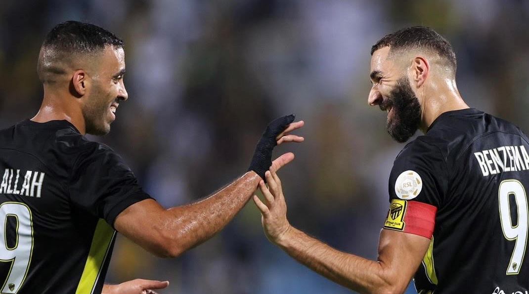 فيديو عبد الرزاق حمد الله يعاني امام التعاون وبنزيما يسجل في كلا المرميين - عبد الرزاق حمد الله