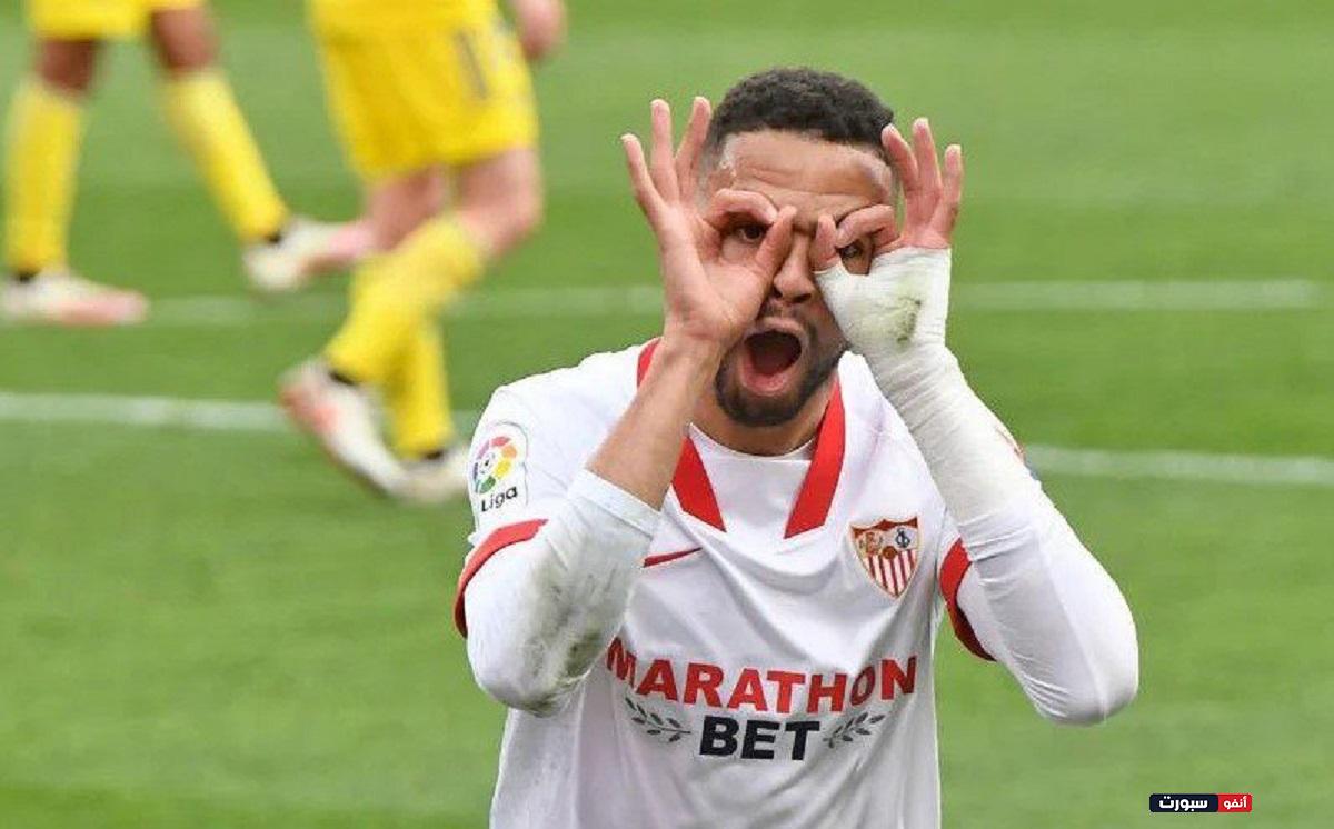 يوسف النصيري يتعرف على مدربه الجديد في إشبيلية