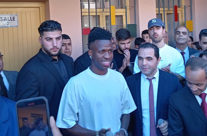 نجم ريال مدريد فينيسيوس جونيور يفاجئ الجميع بزيارة غير متوقعة لأحد مدارس بمراكش