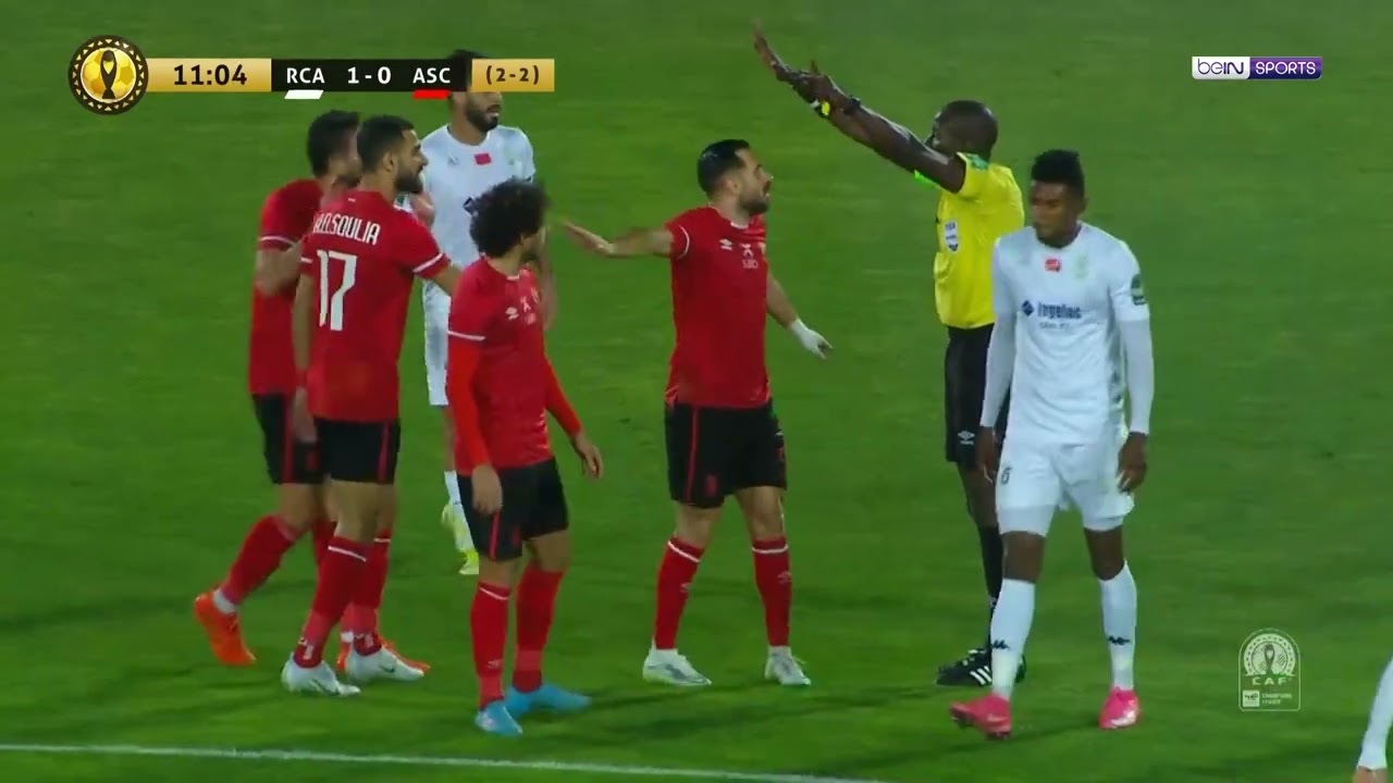 الأهلي يتعادل مع الرجاء ويتأهل إلى نصف نهائي دوري أبطال إفريقيا