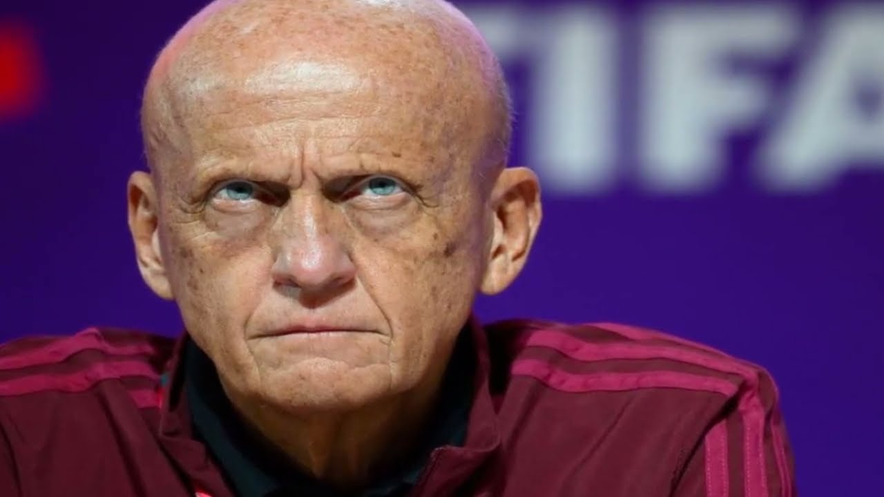 رئيس الحكام فى الفيفا كولينا يعنف الحكم الكونغولى بعد انتهاء مباراة الوداد مع صنداونزبسبب هذه اللقطة
