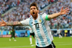 ميسي يعادل رقم بيليه الأسطوري