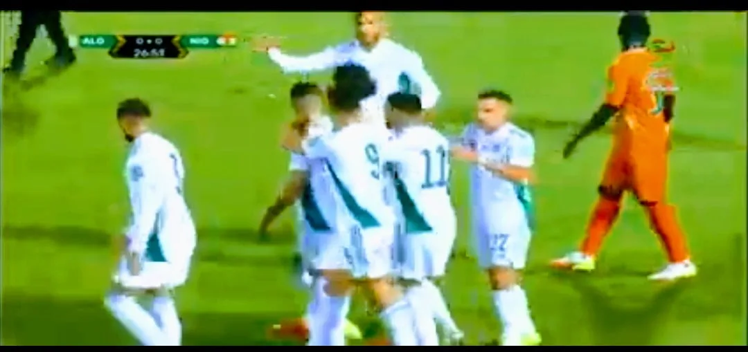 هدف رياض محرز عالمي في مرمي النيجر من مخالفة Screenshot 2021 10 08 20 39 59 659 com.google.android.youtube2