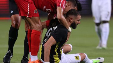 فيديو الكاميرات ترصد لقطة هزت العالم من جواد الياميق بعد إصابته لكريم بنزيما وهذا ما قام به - كريم بنزيما