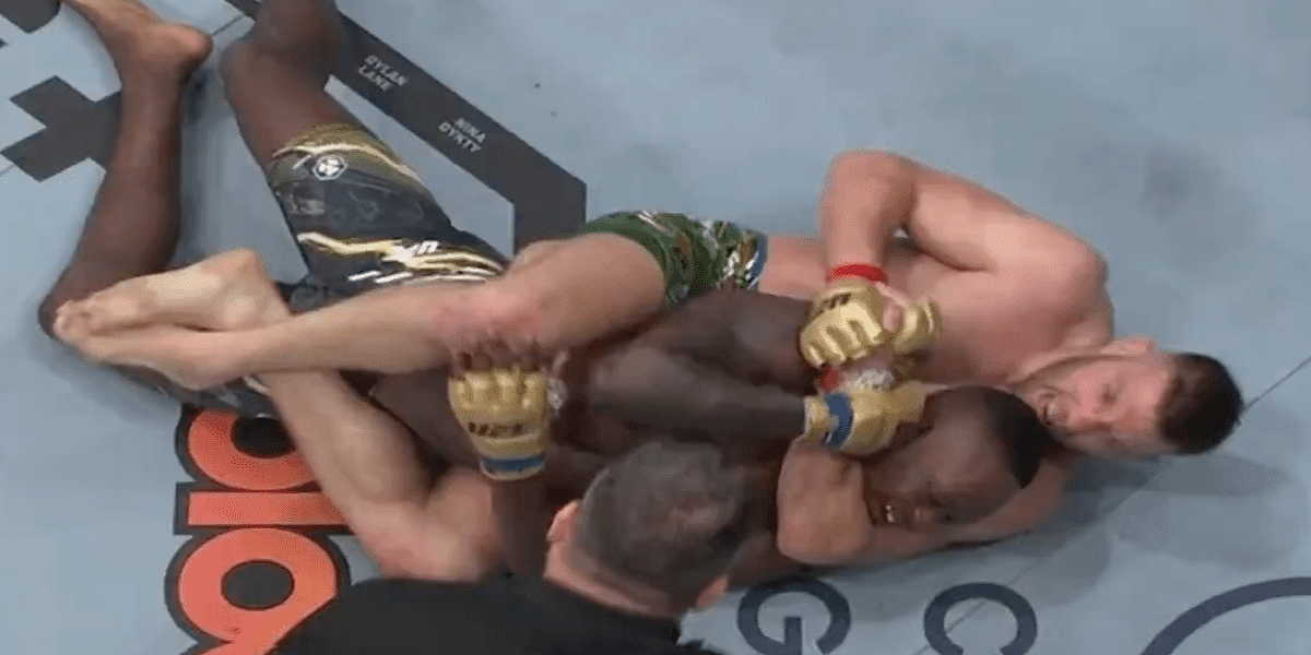 دو بليسيس يسحق إسرائيل أديسانيا ويحافظ على حزامه في ليلة Ufc 305 دو بليسيس يسحق إسرائيل أديسانيا ويحافظ على حزامه في ليلة ufc 305
