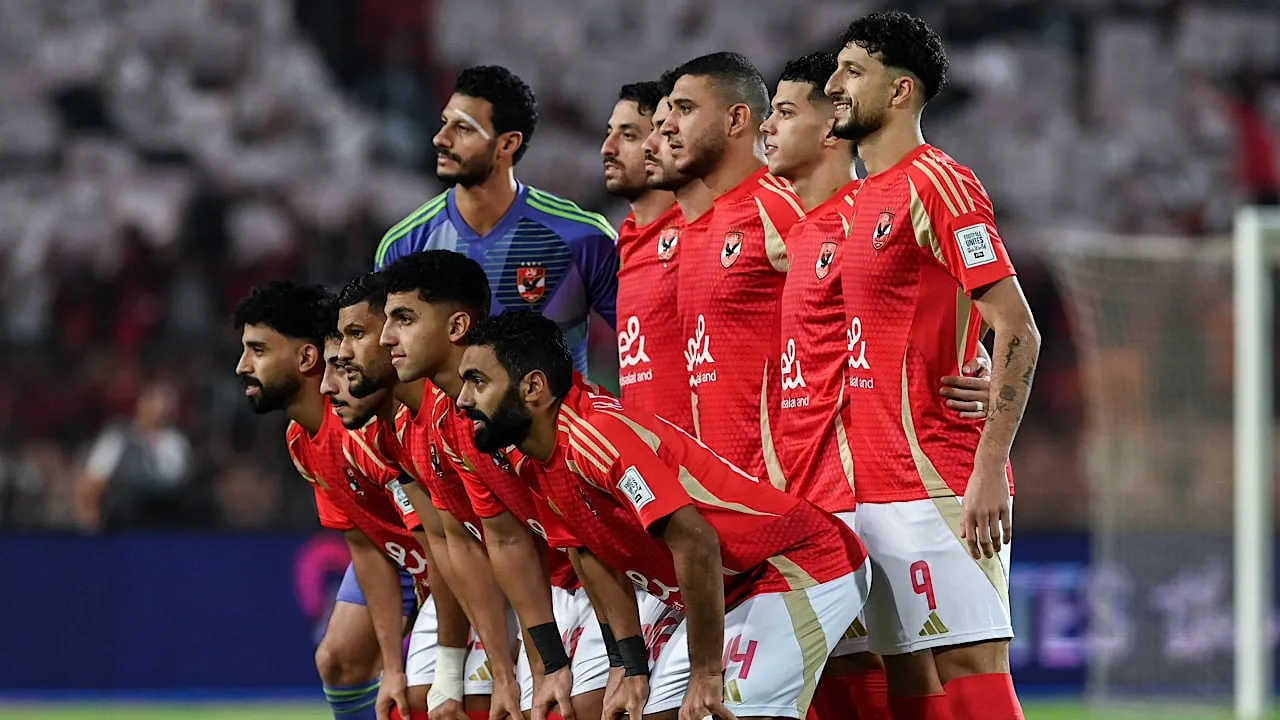 موعد والقنوات الناقلة لمباراة الأهلي وسيراميكا كليوباترا اليوم في الدوري المصري 2025