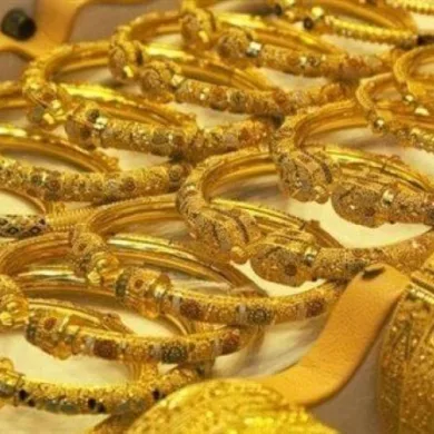 "انخفاض مفاجئ لأسعار الذهب بعد تحسن العلاقات التجارية بين أمريكا والصين: هل يتجه المعدن النفيس نحو تراجع مستمر؟"