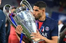 رسميا أشرف حكيمي ينال جائزة أفضل لاعب في صفوف فريق باريس سان جيرمان لموسم 2025