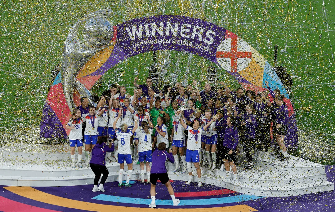 المنتخب الإنجليزي يتوج بأمم أوروبا للسيدات بفوزه على إسبانيا المنتخب الإنجليزي يتوج بأمم أوروبا للسيدات بفوزه على إسبانيا