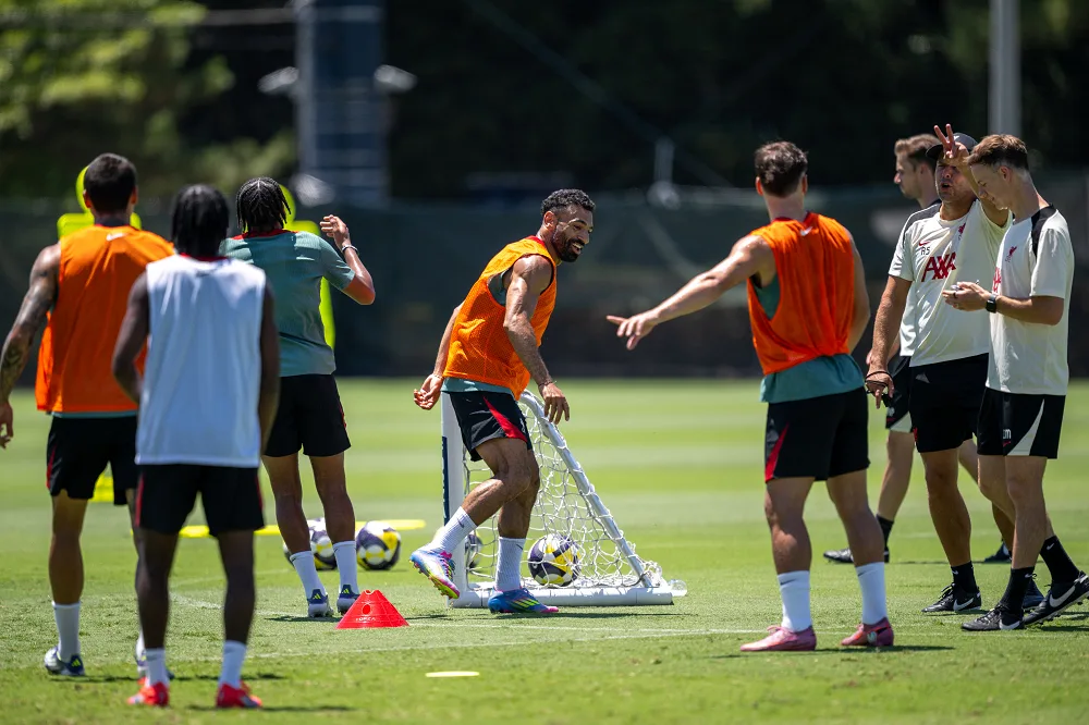 تدريب ليفربول المفتوح في تشيبا قبل لقاء يوكوهاما تدريب ليفربول المفتوح في تشيبا قبل لقاء يوكوهاما