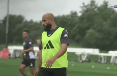 مبومو يبدأ تدريباته مع مانشستر يونايتد