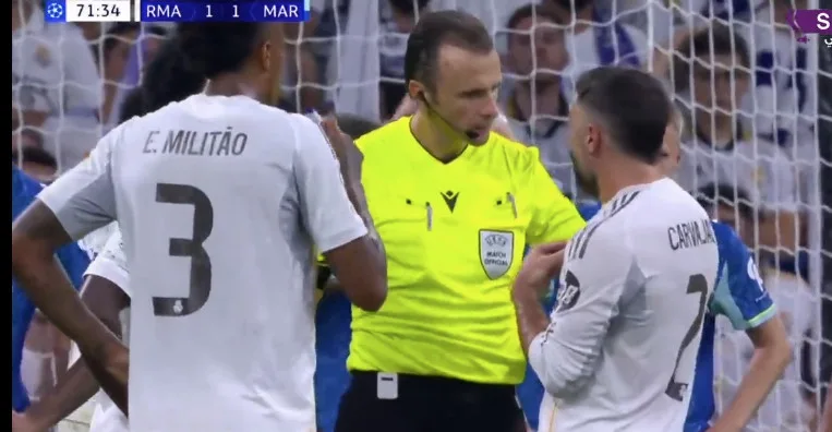 طرد مثير لكارفخال في مباراة ريال مدريد ومارسيليا