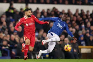 تعرف على معلق مباراة ليفربول وإيفرتون في الدوري الإنجليزي الممتاز