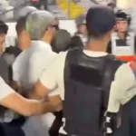 جماهير الرجاء تطرد إلياس المالكي والأمن يخرجه من بساط الملعب